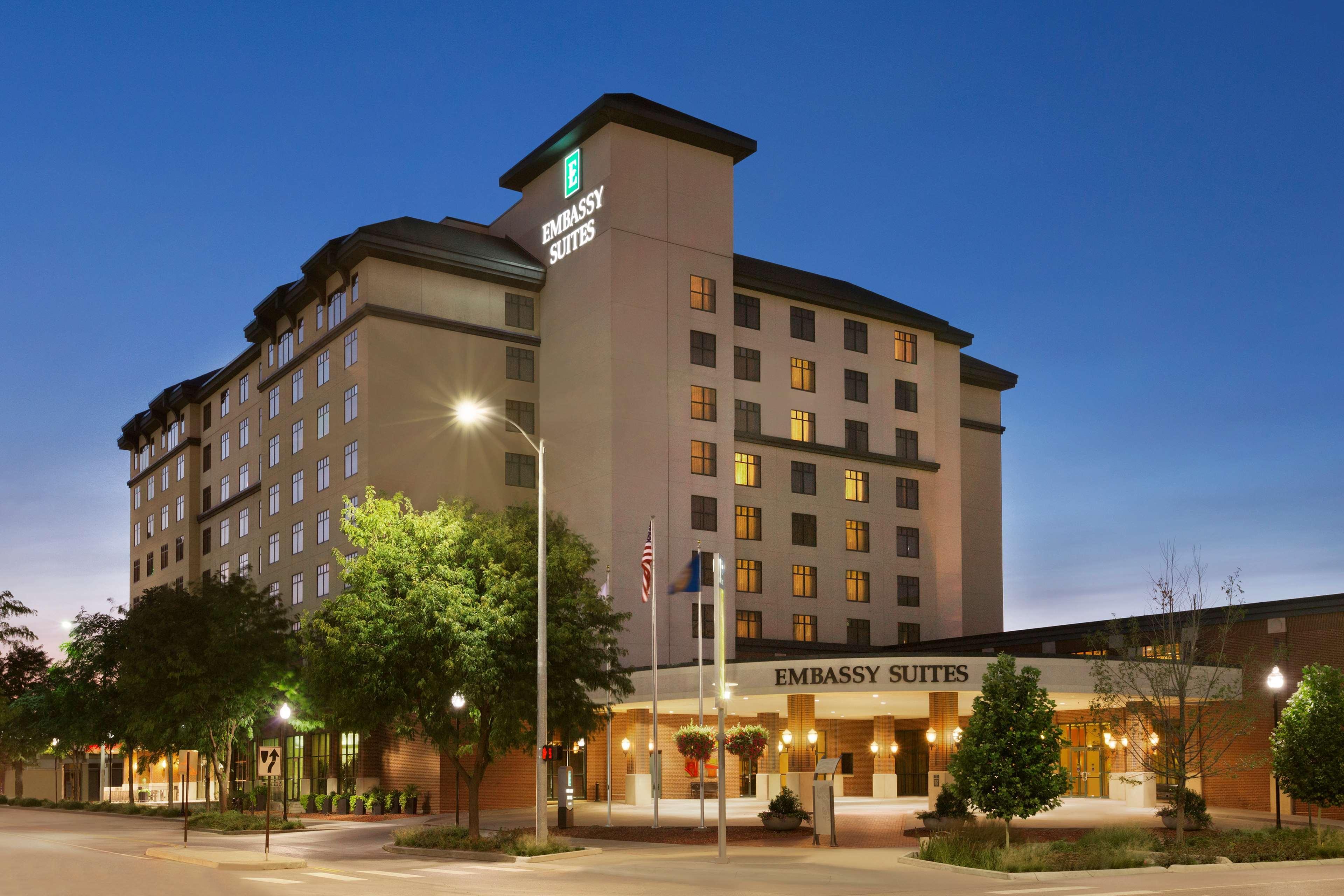 Embassy Suites Lincoln Exterior photo